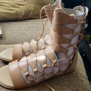 Egiptian flat sandals